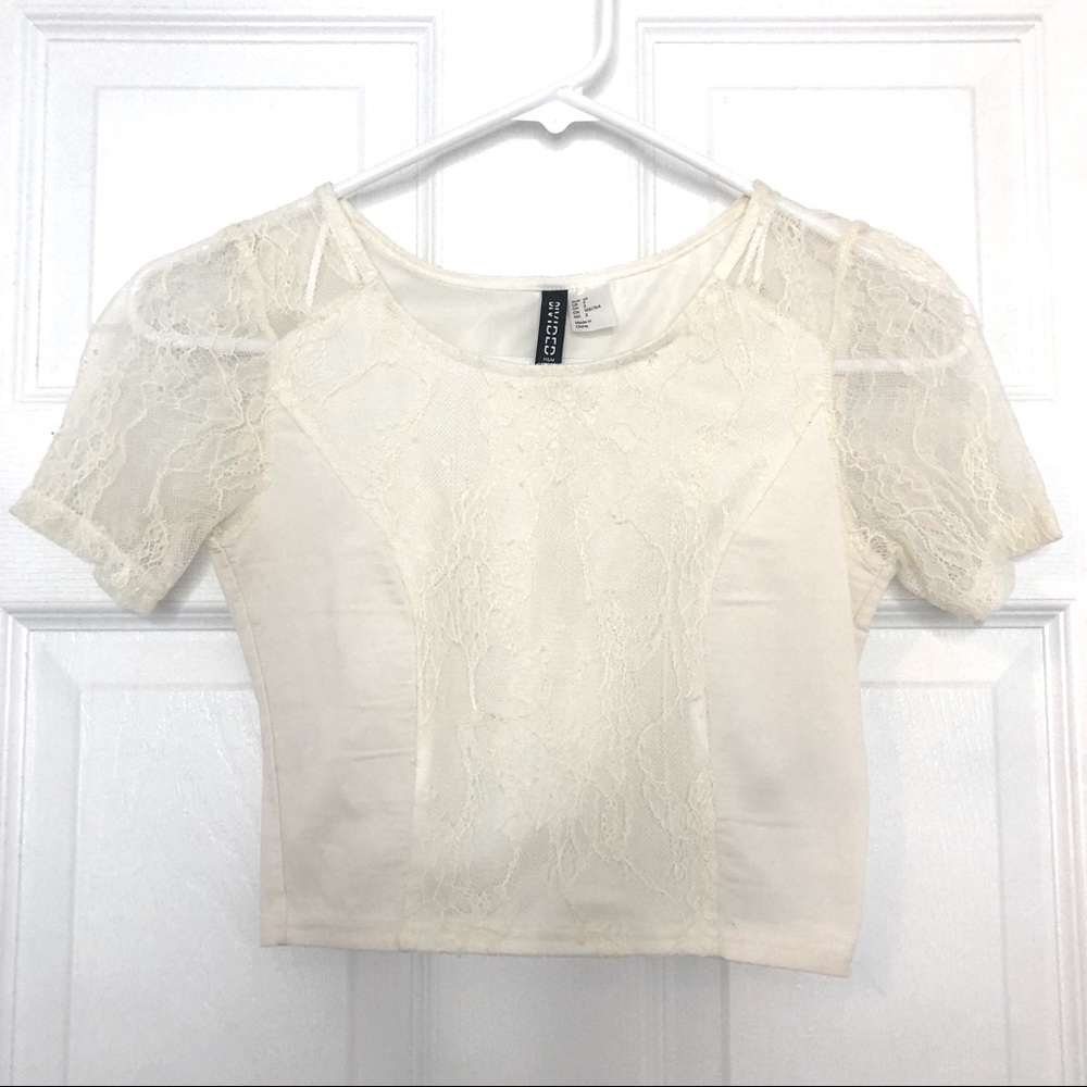 LACE CROP TOP IN CREAM